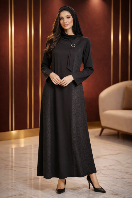 فستان ماكسي بقصّة كلاسيكية وتفاصيل فاخرة