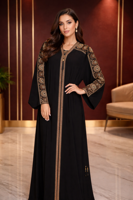 عباية فاخرة بتطريز راقٍ وقصّة ملكية