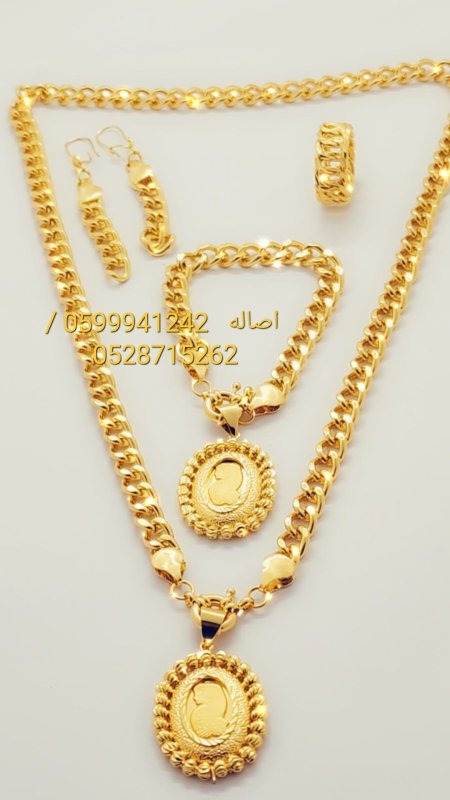 طقم ذهب كامل (Necklace, Bracelet, Ring, Earrings) بتصميم جنزير سميك.