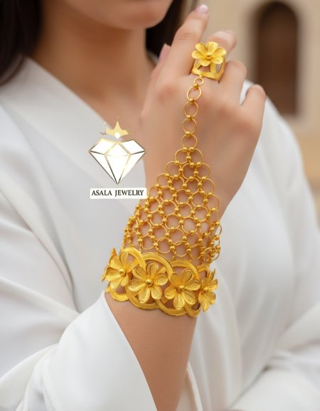 كف نسائي فاخر بديل الذهب بتصميم ورد ناعم – مطابق للذهب تماماً